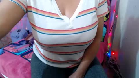Snapshot of corinnahothotxxx chatting on October 14, 2:20 pm corinnahothotxxx online show from October 14, 2:20 pm