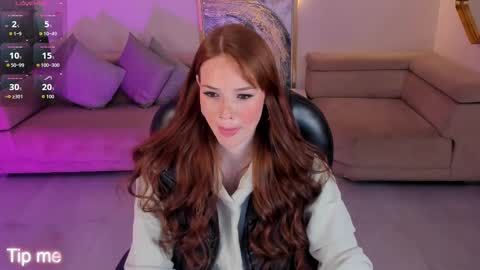 Snapshot of corinnerusso chatting on September 19, 5:00 am Corinne Russo online show from September 19, 5:00 am