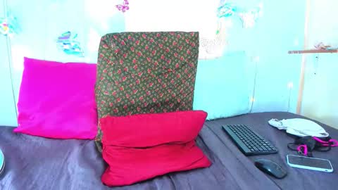 corynatayler online show from February 6, 10:45 pm