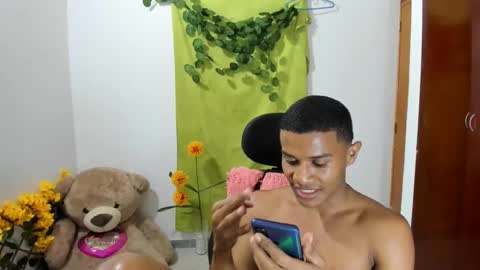 Snapshot of corzoethan chatting on February 10, 12:08 am Ethan online show from February 10, 12:08 am