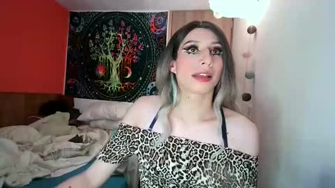 cosmic_crystal online show from December 23, 8:25 pm