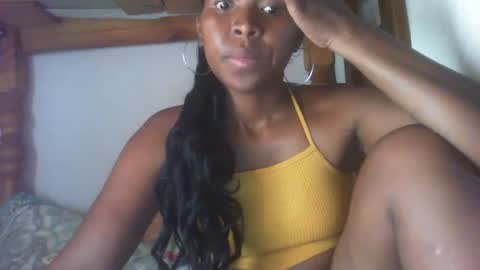 couleur_vanille online show from January 28, 12:22 pm