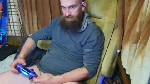 Snapshot of countryfuckers chatting on October 6, 2:24 pm Alaskawildcouple online show from October 6, 2:24 pm