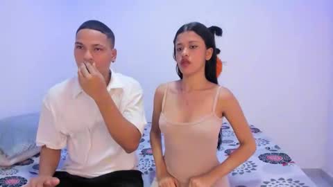 Snapshot of couple777sexy chatting on October 23, 12:34 am Andri online show from October 23, 12:34 am
