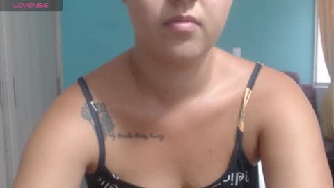  ALEJANDRO Y EMILY  online show from January 9, 9:20 pm