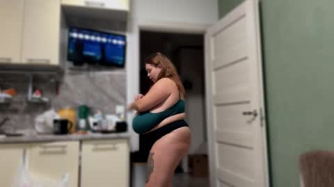 Snapshot of courteous_raspberrrry chatting on October 7, 1:40 pm Rose Roys my  online show from October 7, 1:40 pm