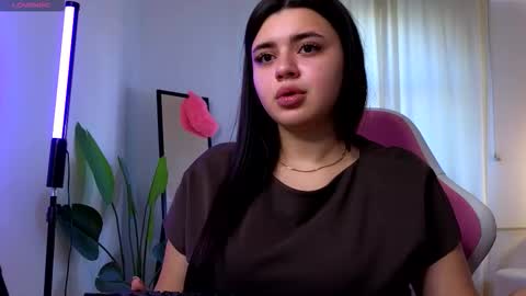 Snapshot of courtneyk_ chatting on October 2, 1:43 pm Courtney online show from October 2, 1:43 pm