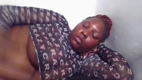 Erykah online show from December 8, 10:25 pm