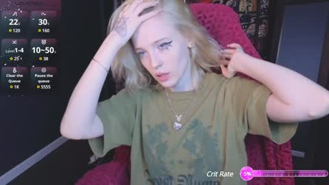 Snapshot of crackling_tati chatting on February 8, 8:53 pm Tati online show from February 8, 8:53 pm