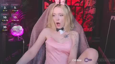 Snapshot of crackling_tati chatting on March 6, 8:59 pm Tati online show from March 6, 8:59 pm