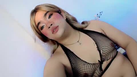 Snapshot of crazy_vixen chatting on February 13, 8:55 pm Hot Ayisha online show from February 13, 8:55 pm