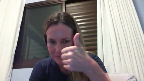 Snapshot of crazyanny chatting on October 6, 12:39 am Anny online show from October 6, 12:39 am