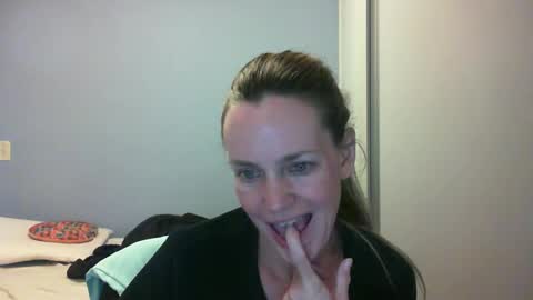 Snapshot of crazyanny chatting on October 14, 12:13 am Anny online show from October 14, 12:13 am