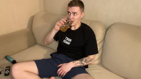 Snapshot of crazybottom99 chatting on December 11, 5:36 pm Alex online show from December 11, 5:36 pm