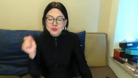 Kelly   online show from June 26, 5:35 am