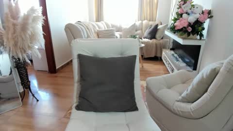 LAURA online show from February 20, 1:57 pm