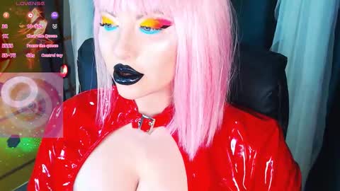 Snapshot of crazypinkyball chatting on October 15, 4:08 pm Roxy online show from October 15, 4:08 pm