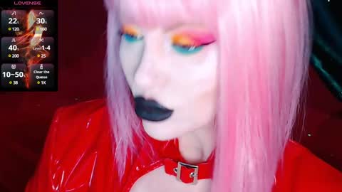 Snapshot of crazypinkyball chatting on December 8, 2:09 pm Roxy online show from December 8, 2:09 pm