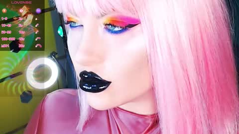 Snapshot of crazypinkyball chatting on September 9, 3:12 pm Roxy online show from September 9, 3:12 pm