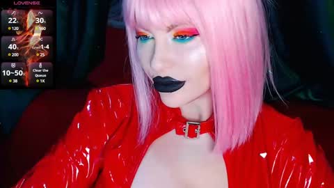 Snapshot of crazypinkyball chatting on December 30, 3:56 pm Roxy online show from December 30, 3:56 pm