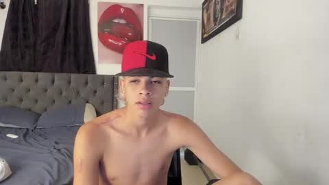 crazzy_master1 online show from June 6, 7:14 am