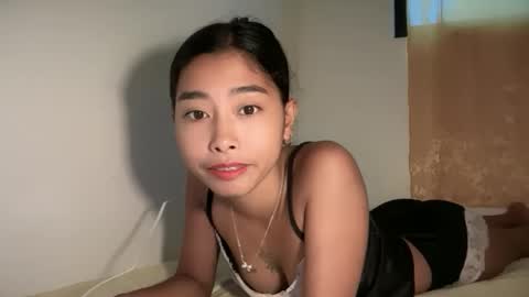 Snapshot of creamy_sexy chatting on September 16, 5:10 am mika online show from September 16, 5:10 am
