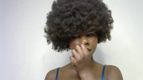 queen online show from March 4, 9:32 pm