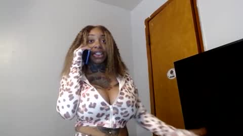 CreamyExotica online show from December 19, 5:52 pm