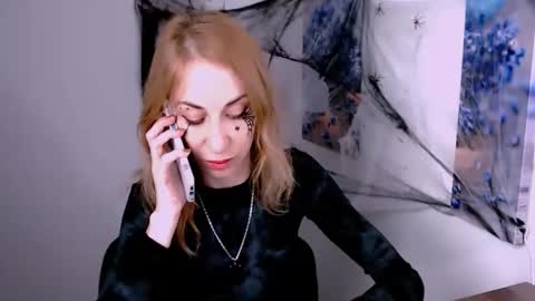 Snapshot of create_your_own_sun chatting on November 1, 1:32 pm Lera online show from November 1, 1:32 pm