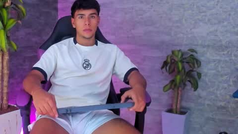 Snapshot of crh58_ chatting on September 15, 12:45 am crh58_ online show from September 15, 12:45 am