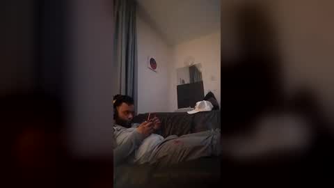 crimikeanu23 online show from August 1, 2:02 am