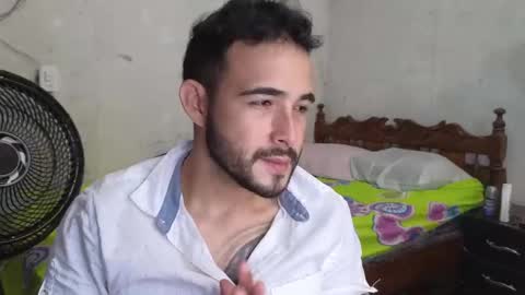 Snapshot of cris_simons chatting on February 27, 4:24 am cris_simons online show from February 27, 4:24 am