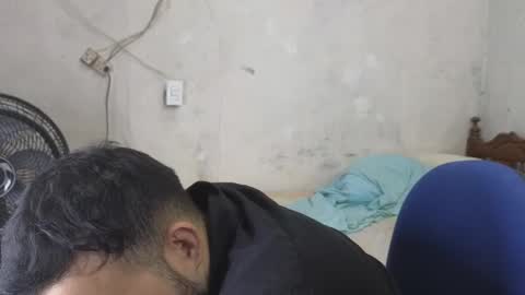 Snapshot of cris_simons chatting on December 7, 1:08 am cris_simons online show from December 7, 1:08 am