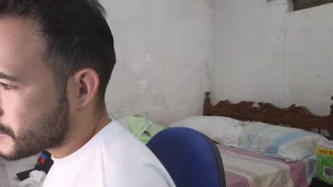 Snapshot of cris_simons chatting on December 12, 3:32 am cris_simons online show from December 12, 3:32 am