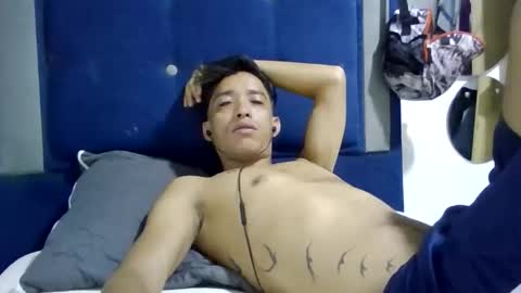 crisespitia25 online show from April 19, 1:45 pm