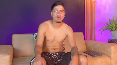 criss_hardcock_ online show from June 26, 12:32 pm
