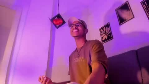 criss_zuri online show from May 19, 11:50 am
