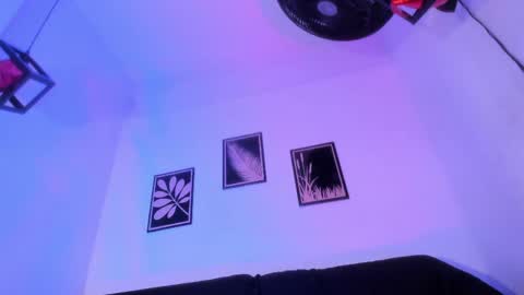 criss_zuri online show from June 5, 12:43 pm