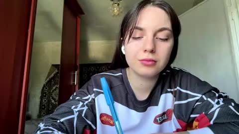 Annie online show from July 20, 10:39 am