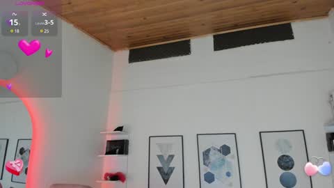 Snapshot of cristal__hot_1 chatting on February 7, 11:01 am Cristal online show from February 7, 11:01 am