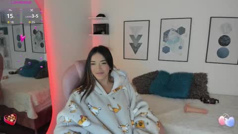 Snapshot of cristal__hot_1 chatting on February 9, 7:05 am Cristal online show from February 9, 7:05 am