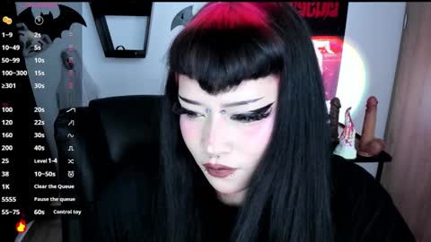 Cris online show from November 19, 10:19 pm