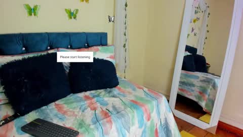 Snapshot of cristalwalker__ chatting on September 23, 12:10 pm cristal walker online show from September 23, 12:10 pm