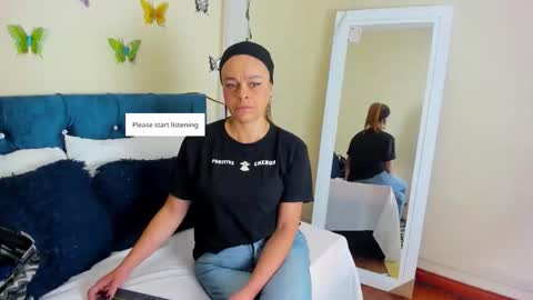 Snapshot of cristalwalker__ chatting on October 17, 11:36 am cristal walker online show from October 17, 11:36 am