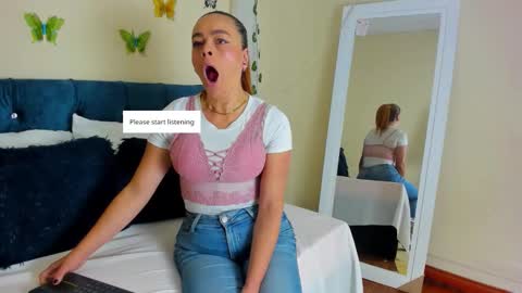 Snapshot of cristalwalker__ chatting on October 18, 11:47 am cristal walker online show from October 18, 11:47 am