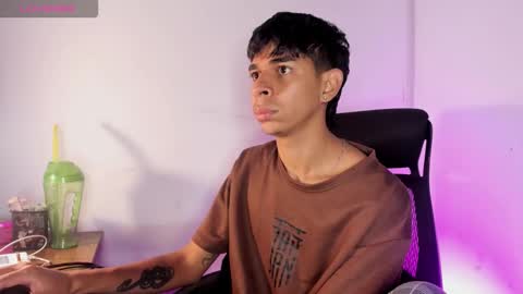 cristhian online show from January 9, 3:23 am