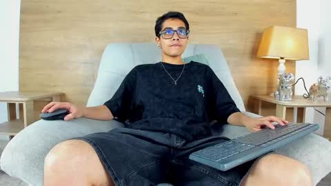 cristian_suarezz_ online show from October 19, 9:41 pm