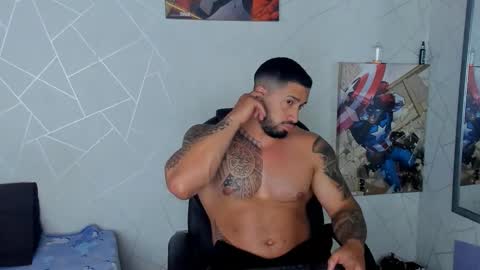 Snapshot of cristian_walker chatting on February 21, 11:01 am cristian walker online show from February 21, 11:01 am