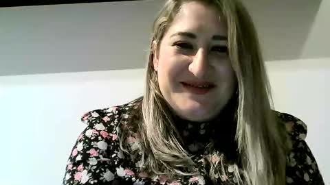 cristina20021991 online show from April 29, 2:27 am