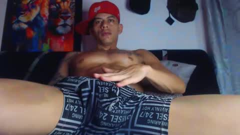 criistofer online show from November 20, 7:07 am